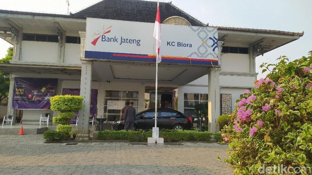 Kunjungi Kantor Cabang Bank Jateng